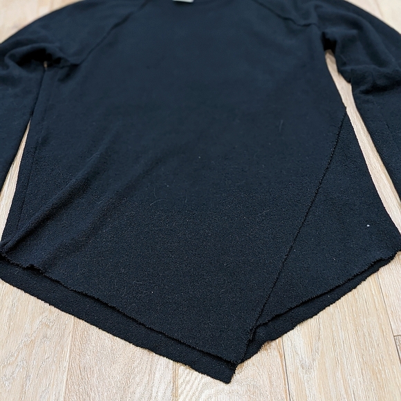 Zara Men's Large Unique V Cut Black Sweater - Picture 2 of 5